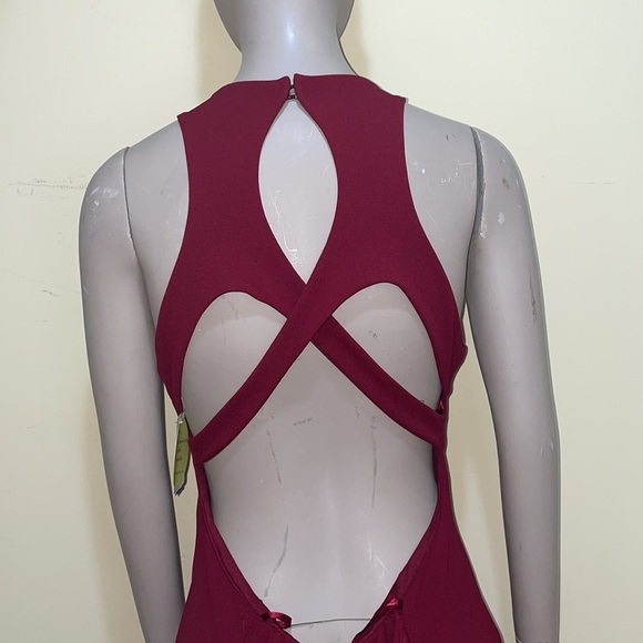 Women’s New Windsor Formal Dress - Picture 4 of 7